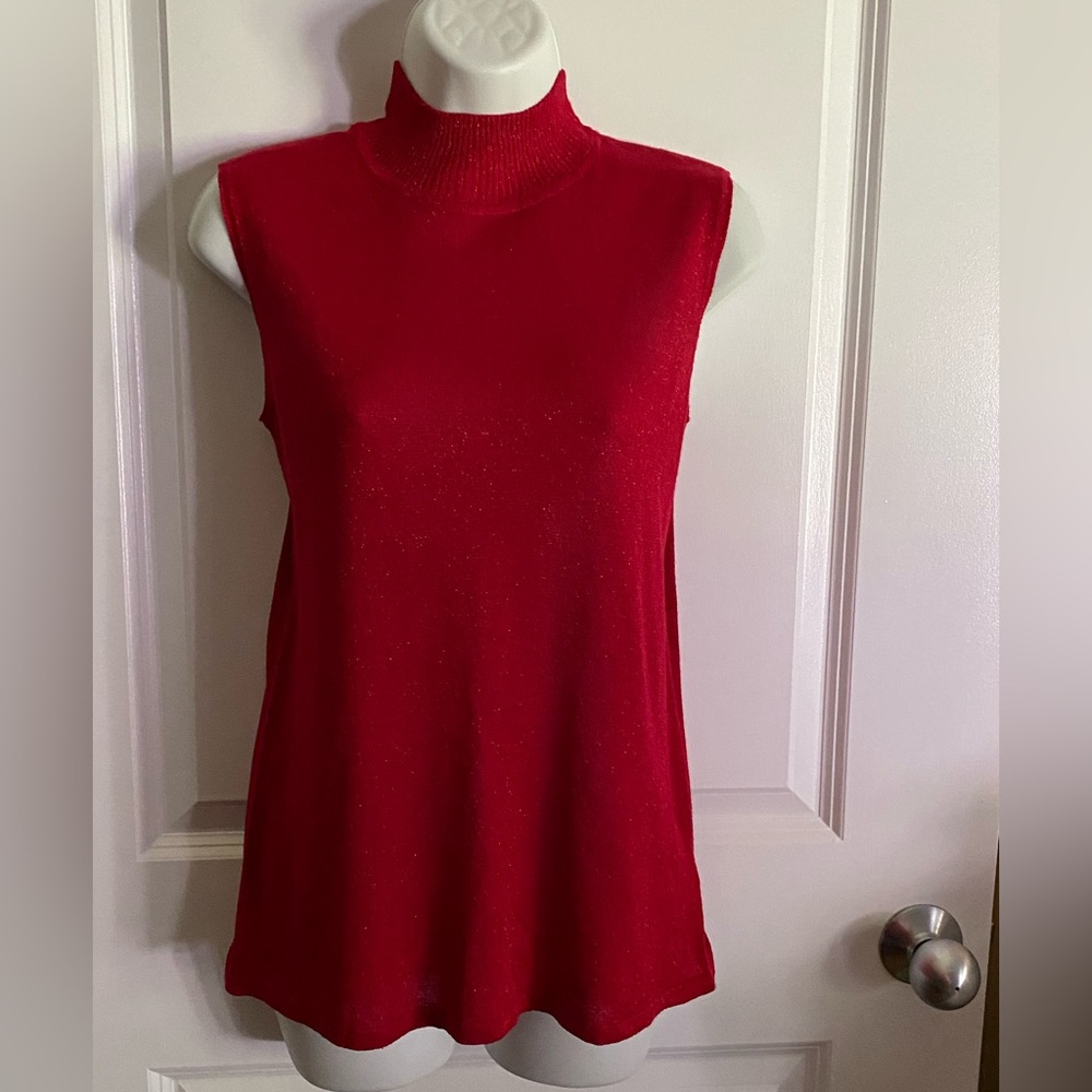 NWOT. Nygard Women’s Sleeveless Turtleneck Stretch Top Metallic Red Size MEDIUM.